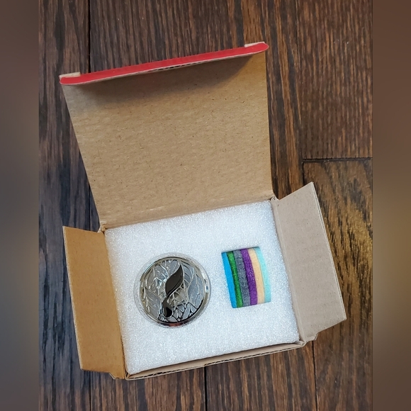 Young Living Other - Young Living Car Vent Diffuser